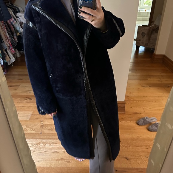 Max Mara Navy Teddy Prosit Coat, Limited Ed with Patent Leather Trim Size S (6) - Picture 4 of 5